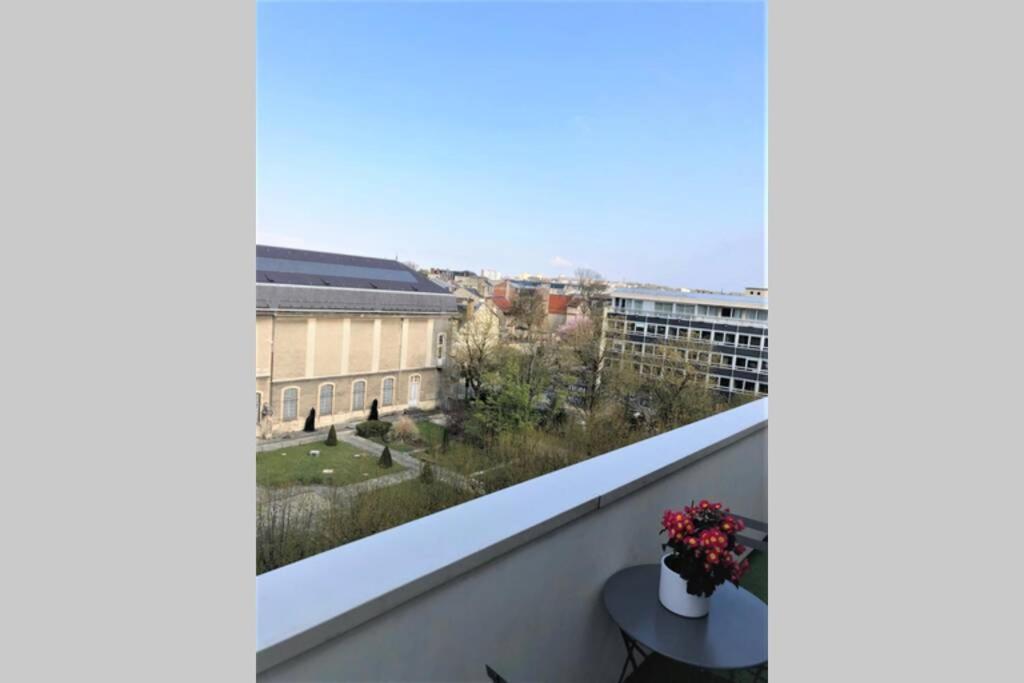 Hypercentre Grand Balcon Vue Cathedrale Apartment Reims Exterior photo